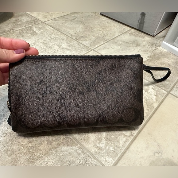 Coach wristlet - Picture 4 of 7